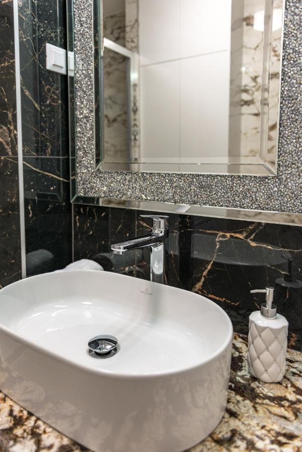 Stunning Luxury Royal Glamour *